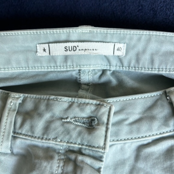 Gorgeous light green jeans - Picture 2 of 5